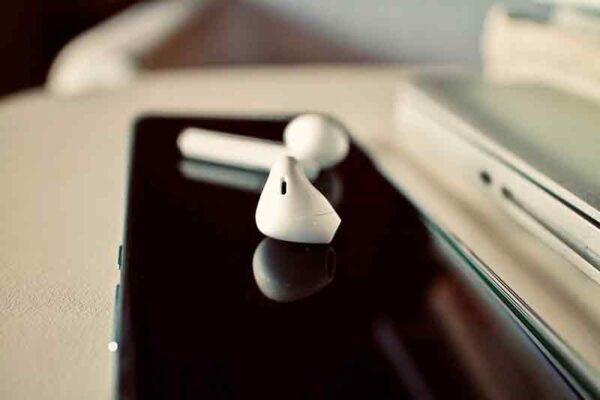Hướng dẫn cơ bản để làm sạch AirPods của bạn